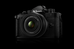 尼康Z f相机市场逆袭，挑战智能手机霸主地位