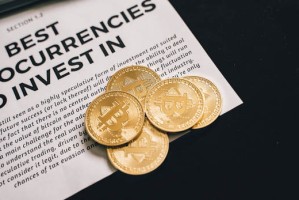 美元指数从每周低点反弹至104.00 - 三日以来的首个单日涨幅