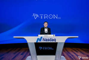 孙宇晨现身TRON. Inc.更名敲钟仪式，TRX储备策略开启加密资产新纪元